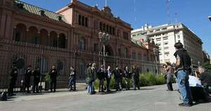 La Nación / Gobierno argentino readmitirá el lunes a periodistas en la Casa Rosada