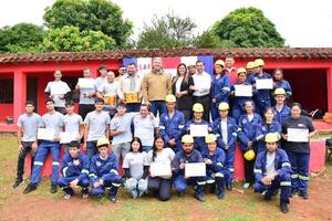 SINAFOCAL entrega certificados y herramientas para impulsar el empleo local