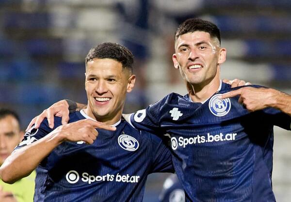 Alex Arce brilla con un triplete y pone a Independiente Rivadavia en la cima de la Libertadores