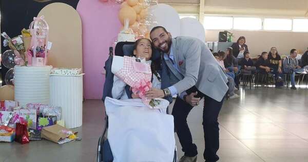 Diario HOY | Karlinho Alujas sorprendió a una adolescente en su fiesta de 15 años
