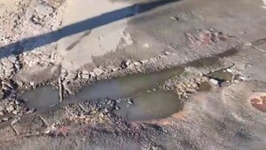“Bachelino” sigue en deplorable estado y causa daños a vehículos en San Lorenzo