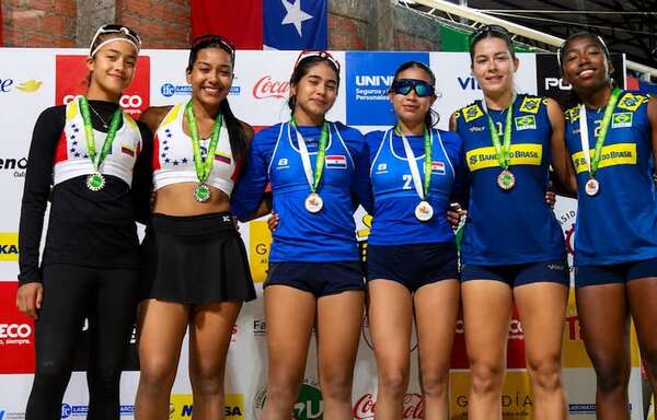 Vóley playa: Sofía Martínez y Clara Torres, medalla de oro y clasificación mundial  - Polideportivo - ABC Color
