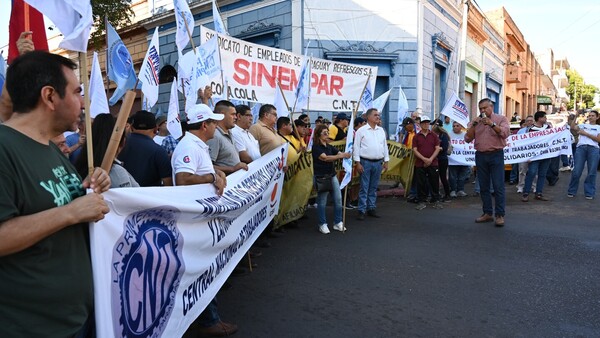 Gremios critican fase de economía de guerra y piden aumento de 25%