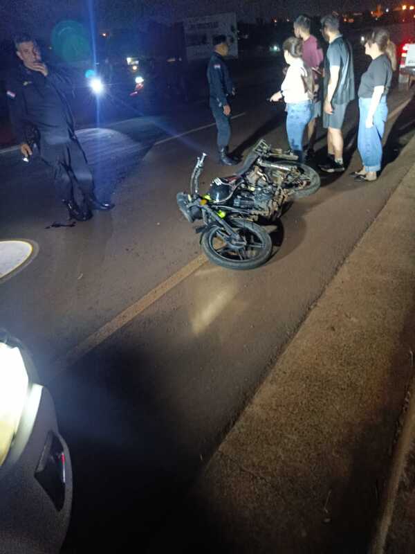 Choque frontal entre motocicletas deja dos heridos en Arroyo Porá