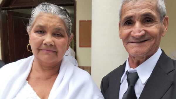 Se casan después de 25 años para cumplirle promesa al papá de la novia