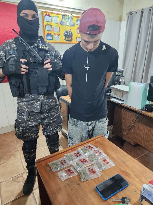 Atrapan en Mariano Roque Alonso a presunto delivery de drogas - Policiales - ABC Color