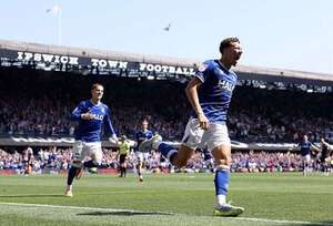 Ipswich Town volvió a la Premier y los hinchas invadieron el campo - Fútbol Internacional - ABC Color