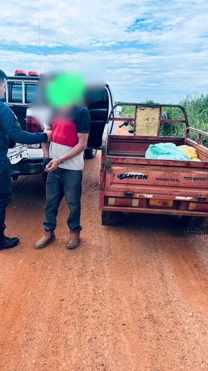 Sorprenden y detienen a un hombre por arrojar basura en zona del muro de contención - Concepción al Día
