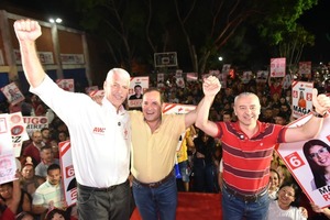 Arnaldo Samaniego se desmarca del oficialismo y afirma: "Somos diferentes al modelo actual"