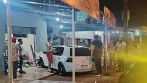 Por quinta vez chocan contra una ferretería en Encarnación