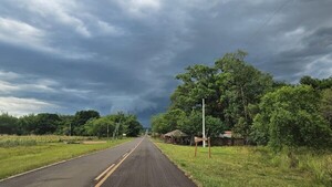 Lluvias intensas, tormentas y ráfagas de viento para 12 departamento de Paraguay