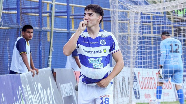 Acosta comanda victoria del "2": Gol, redención y dedicatoria