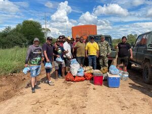 Militares asistieron a camioneros varados en el Chaco