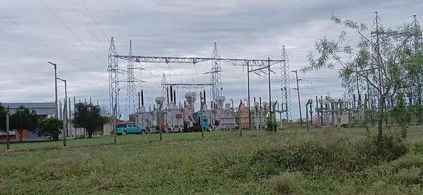 Apagón prolongado dejó sin luz a varias comunidades de Ñeembucú - Nacionales - ABC Color