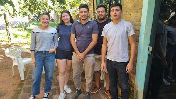 Jóvenes organizan colecta de abrigos para asistir a familias vulnerables - Nacionales - ABC Color