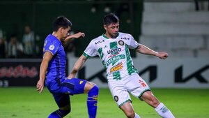 Luqueño suma un punto con 10 hombres ante Rubio Ñu