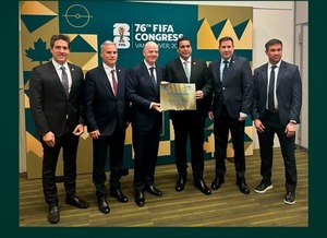 Histórico reconocimiento: La APF recibe el Premio Oro de la FIFA en Vancouver