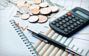 Giro fiscal apunta a ganancias retenidas de las empresas: ¿reforma necesaria o riesgo al clima de inversión?