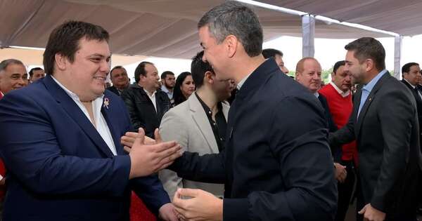 La Nación / Peña elogió la gestión y el liderazgo del gobernador César Sosa en Guairá