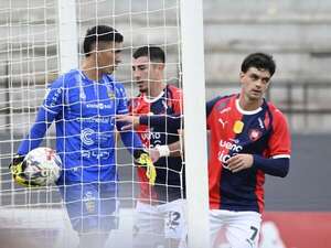 Video: El gol de penal de Alan Soñora en el empate de Cerro - Cerro Porteño - ABC Color