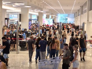 De “baratijas” a polo de compras: así destaca Clarín a Ciudad del Este - ADN Digital
