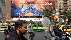 Irán desafía a EEUU a elegir entre un "mal acuerdo" o una operación militar "imposible"