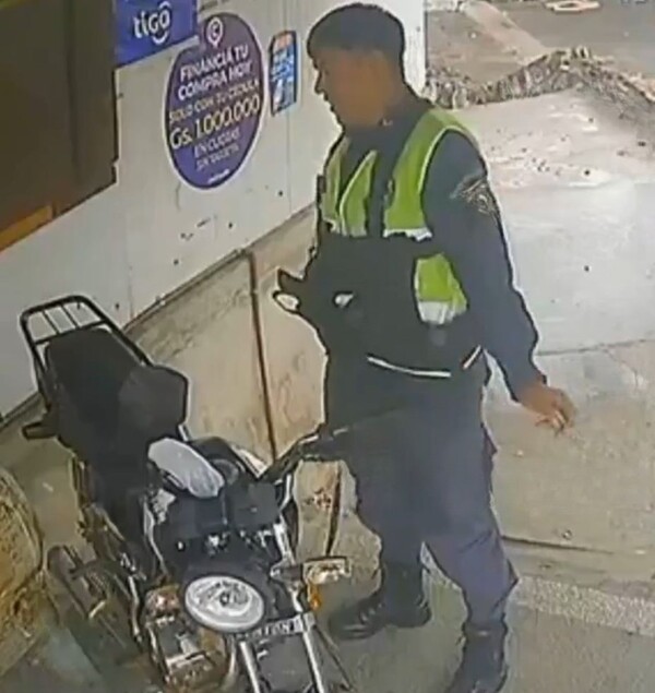 Policía separa a agente tras escándalo por presunto consumo de drogas en la vía pública