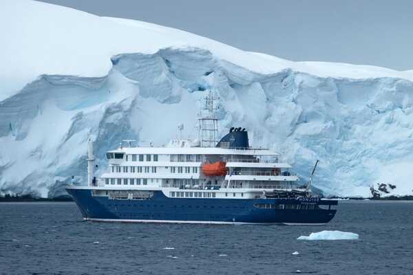 Alerta en crucero que navega por el Atlántico: tres muertos por posible foco de hantavirus | Unicanal