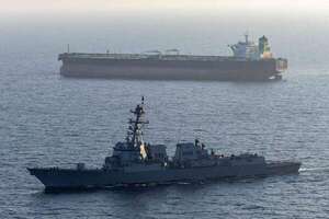 Trump dice que EE.UU. escoltará barcos a través del estrecho de Ormuz desde el lunes  - Mundo - ABC Color
