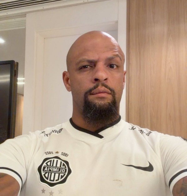 ¡Hasta Brasil llegó el festejo! Felipe Melo se sumó a las celebraciones de la estrella 48