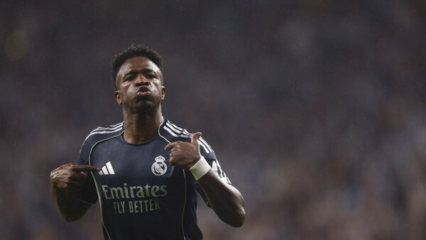 Vinicius frena el festejo del Barcelona