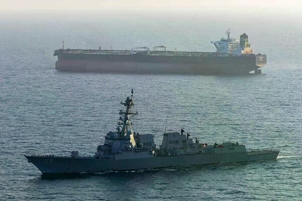 Irán amenazó con atacar «cualquier nave» que «intente acercarse al Ormuz»
