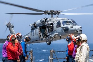 EE.UU activó operación marítima y militar para liberar buques atrapados en Ormuz