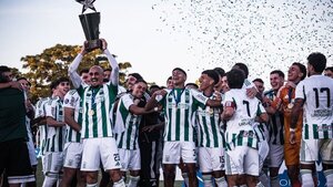 Racing celebra con sus hinchas su primer título profesional en 107 años