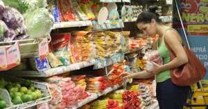 La Nación / Precios no bajan porque “estamos importando inflación”, afirma economista