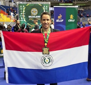 Sergio Villasanti agranda su leyenda: Bicampeón en el prestigioso Brasileño de Jiu-Jitsu
