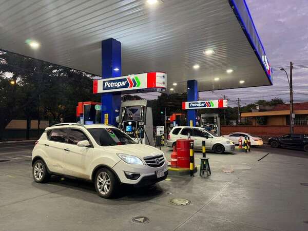 Nueva suba de combustibles: Petropar explica por qué el aumento pudo haber sido peor - Economía - ABC Color