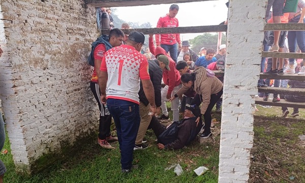 Liga Ovetense deslinda responsabilidad tras gradería que volvió a ceder en cancha de Cerro - OviedoPress