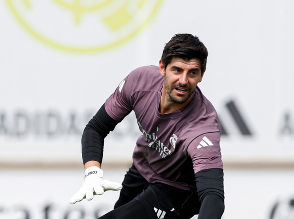 El muro blanco está de vuelta: Courtois se recupera a tiempo para blindar el arco en el Clásico