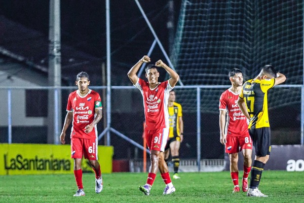 Nacional golpea sobre el final a Guaraní y escala al tercer puesto del Apertura
