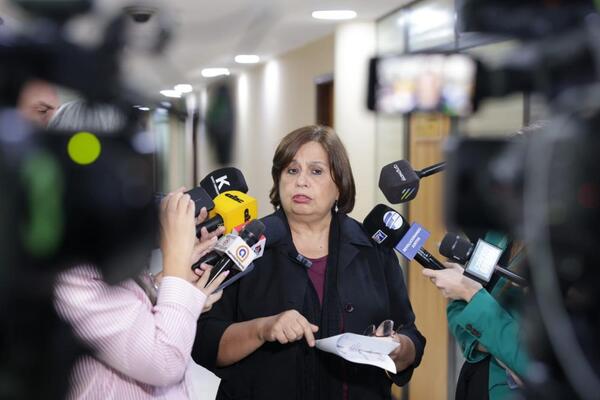 Impulsan proyecto para conformar Comisión que investigará presuntos títulos falsos