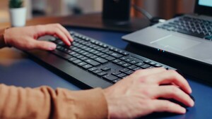 Informático utilizaba su horario laboral para descargar pornografía infantil, según la Fiscalía