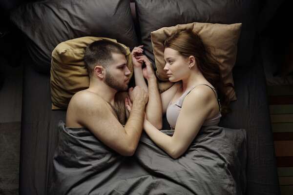 La “rutina cómoda” en la cama: por qué predecir a tu pareja no siempre mata el deseo - Sexualidad - ABC Color