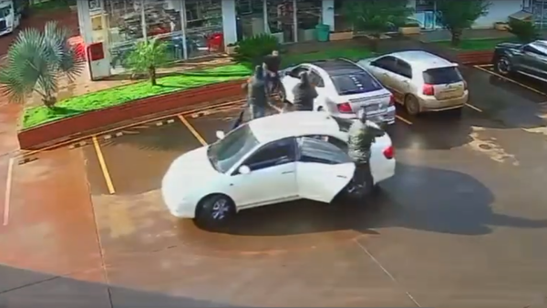 Video: Hombres armados asaltan a encargado de gasolinera en Cambyretá