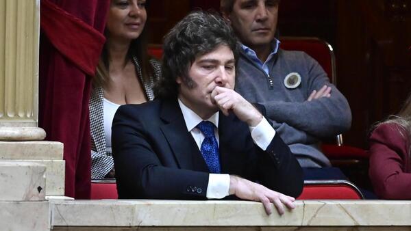 Argentina: Milei impone restricciones a periodistas pese a restituir acceso a Casa Rosada
