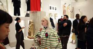 La Nación / Con glamour y extravagancia, el Met Gala logró una recaudación récord