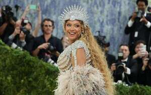 Celebridad, poder y arte se dan la mano en una creativa Met Gala - Espectáculos - ABC Color