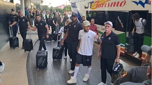 Neymar revoluciona la frontera antes del partido