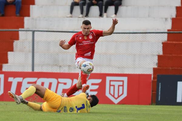 Intermedia 2026: General Caballero JLM y 12 de Junio VH lideran tras la fecha 5