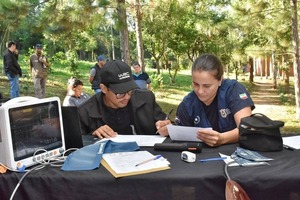 Jornada de salud gratuita beneficia a comunidad educativa en Trinidad